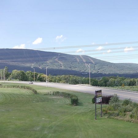 Holiday Villa Resorts At Mont Ste Anne Beaupré Buitenkant foto