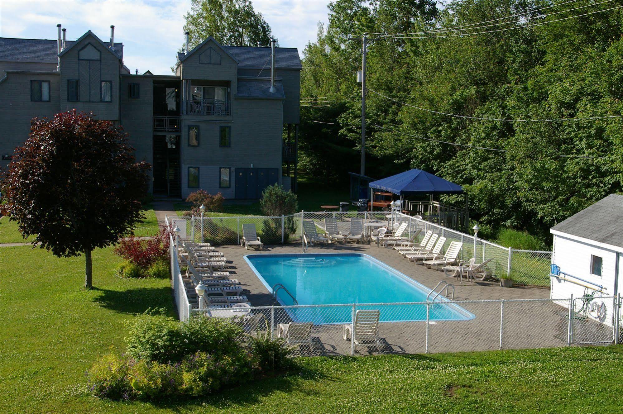 Holiday Villa Resorts At Mont Ste Anne Beaupré Buitenkant foto